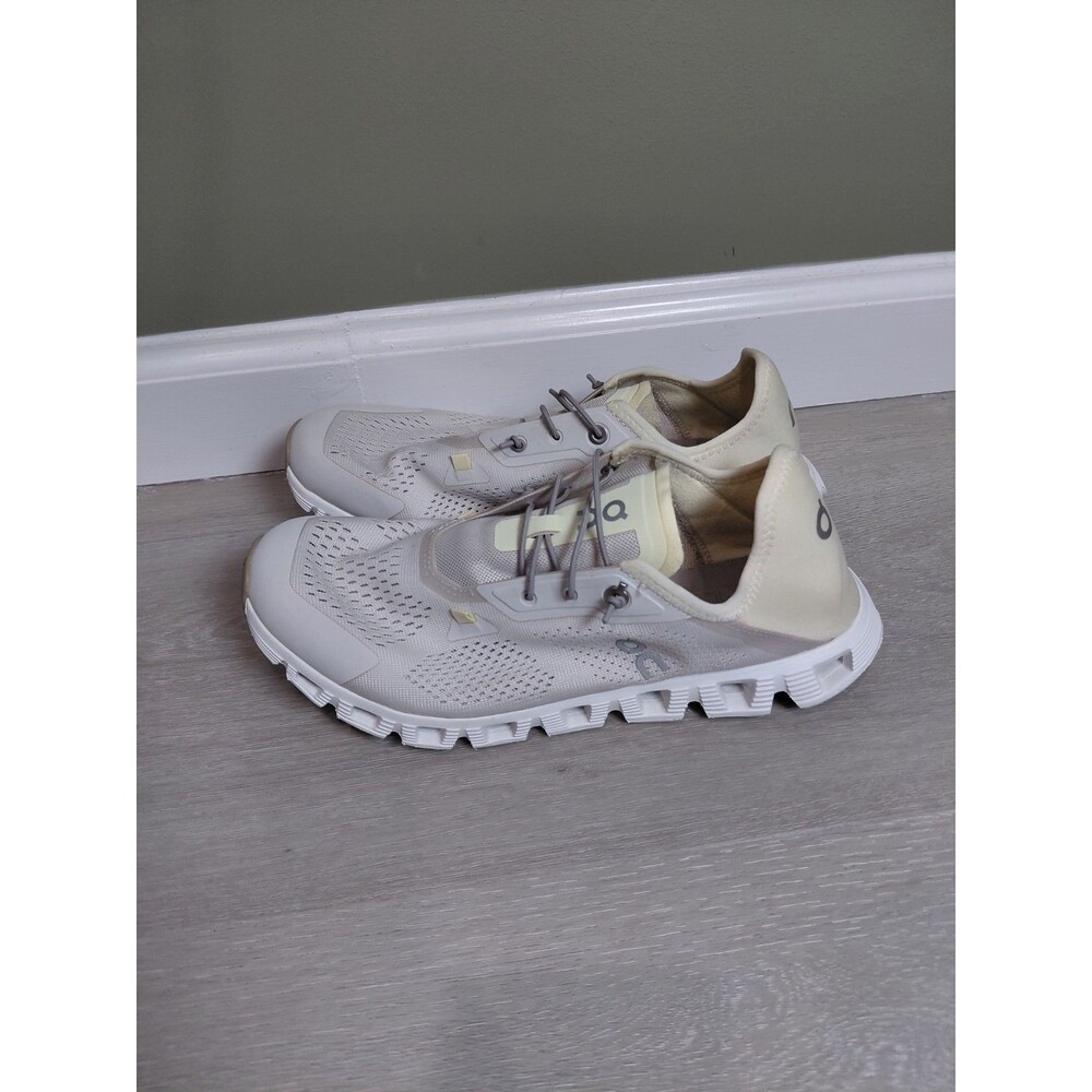 On Cloud 5 Coast Sands Ray Women Size 9.5 Women's Sneakers
